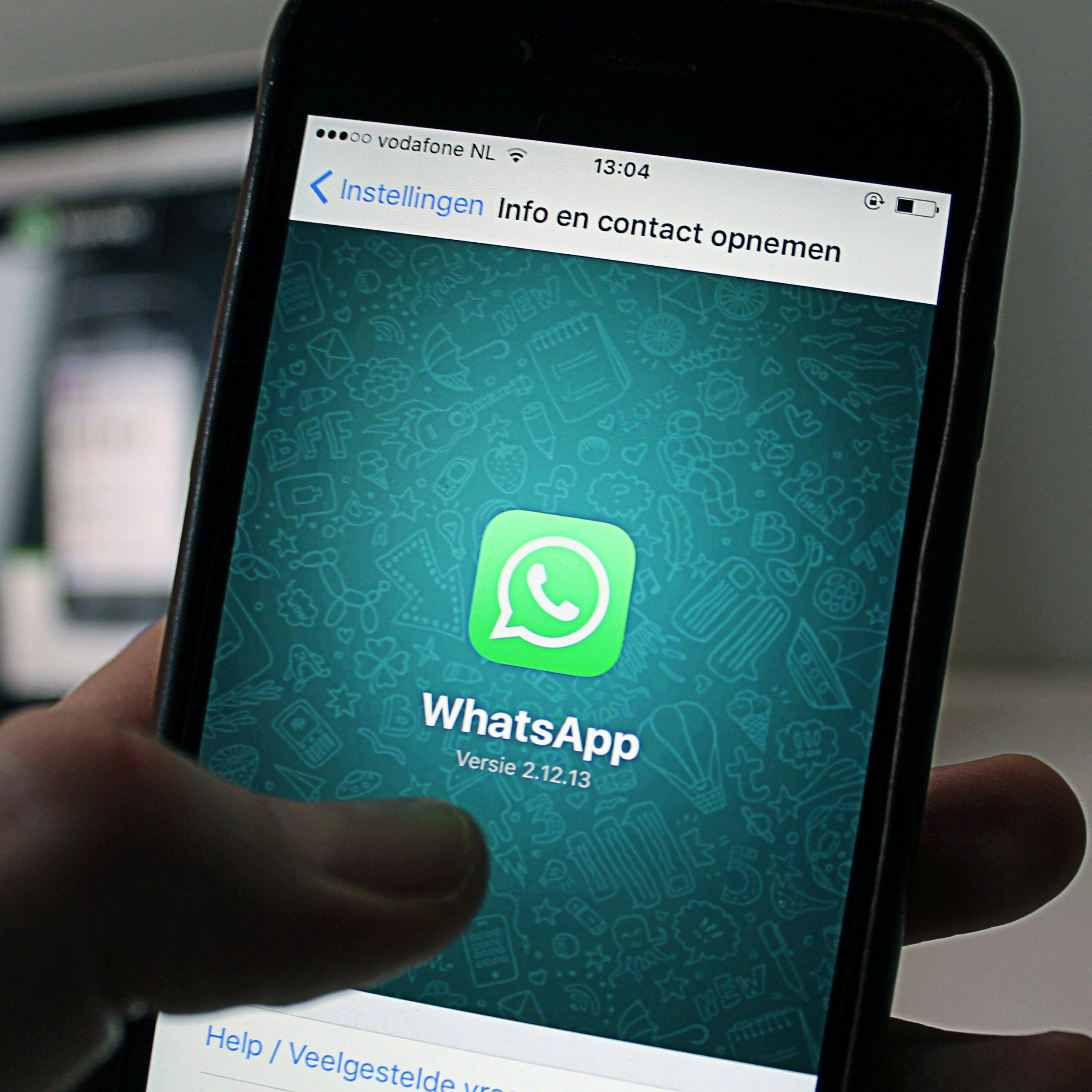 Tips for Creators: Managing Fan Messages on WhatsApp