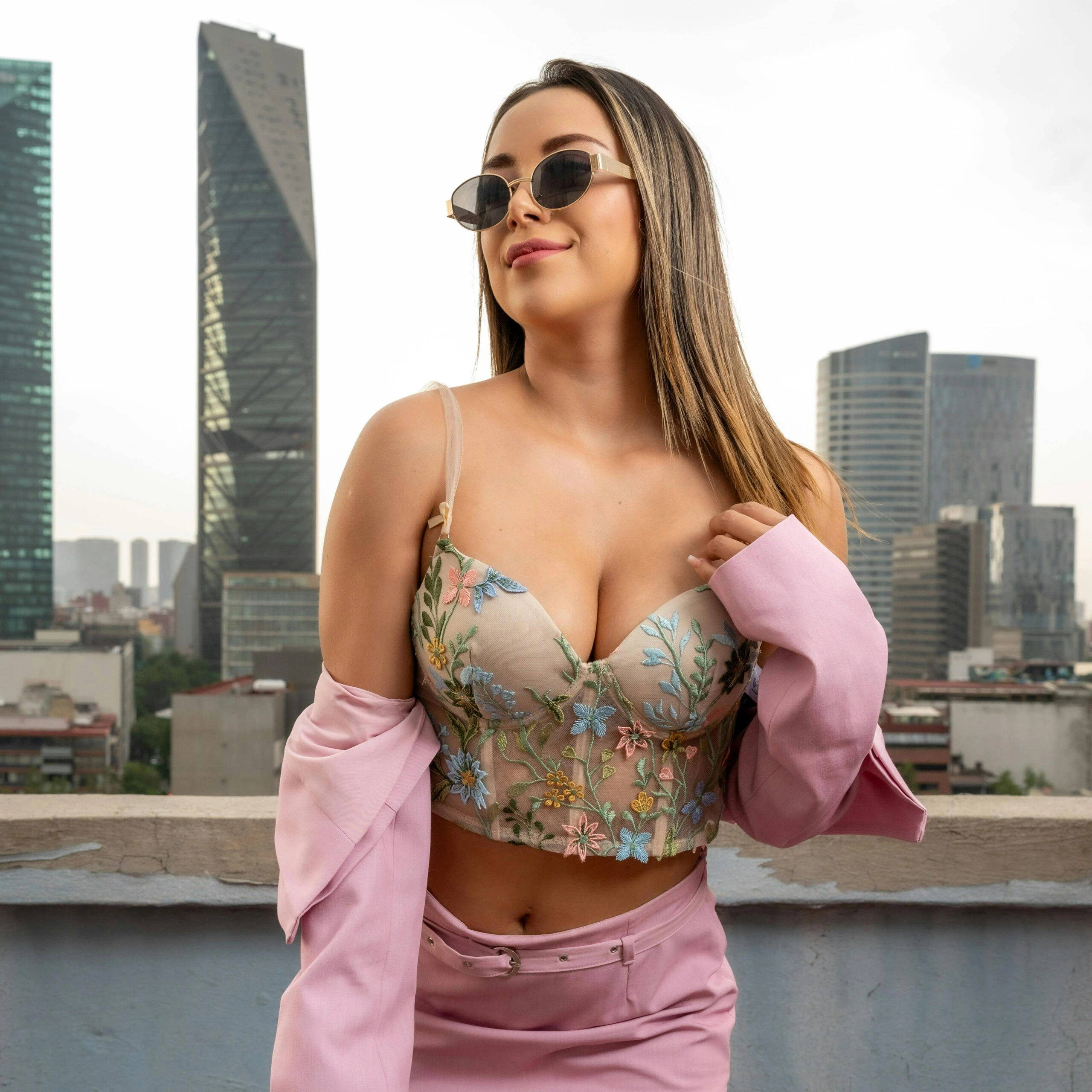 Best Lactating OnlyFans Creators – Unique Fetish Content Real Motherhood